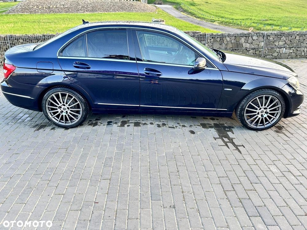 Mercedes-Benz Klasa C 350 CDI DPF (BlueEFFICIENCY) 7G-TRONIC Avantgarde - 2