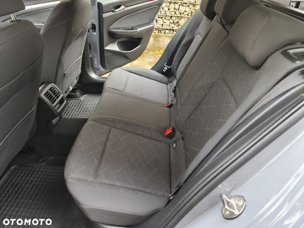 Volkswagen Golf 2.0 TDI SCR IQ.DRIVE - 24