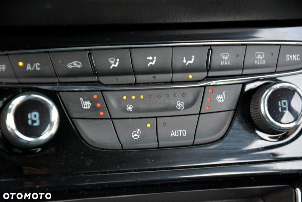 Opel Astra 1.4 Turbo Start/Stop Ultimate - 30