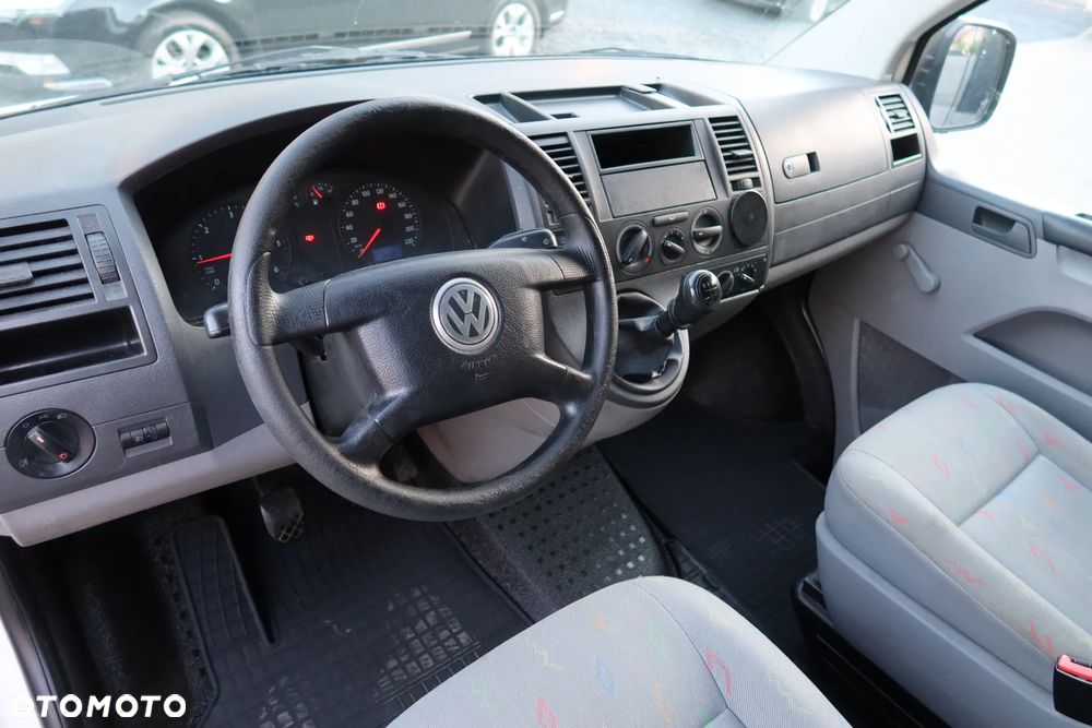 Volkswagen Transporter - 9