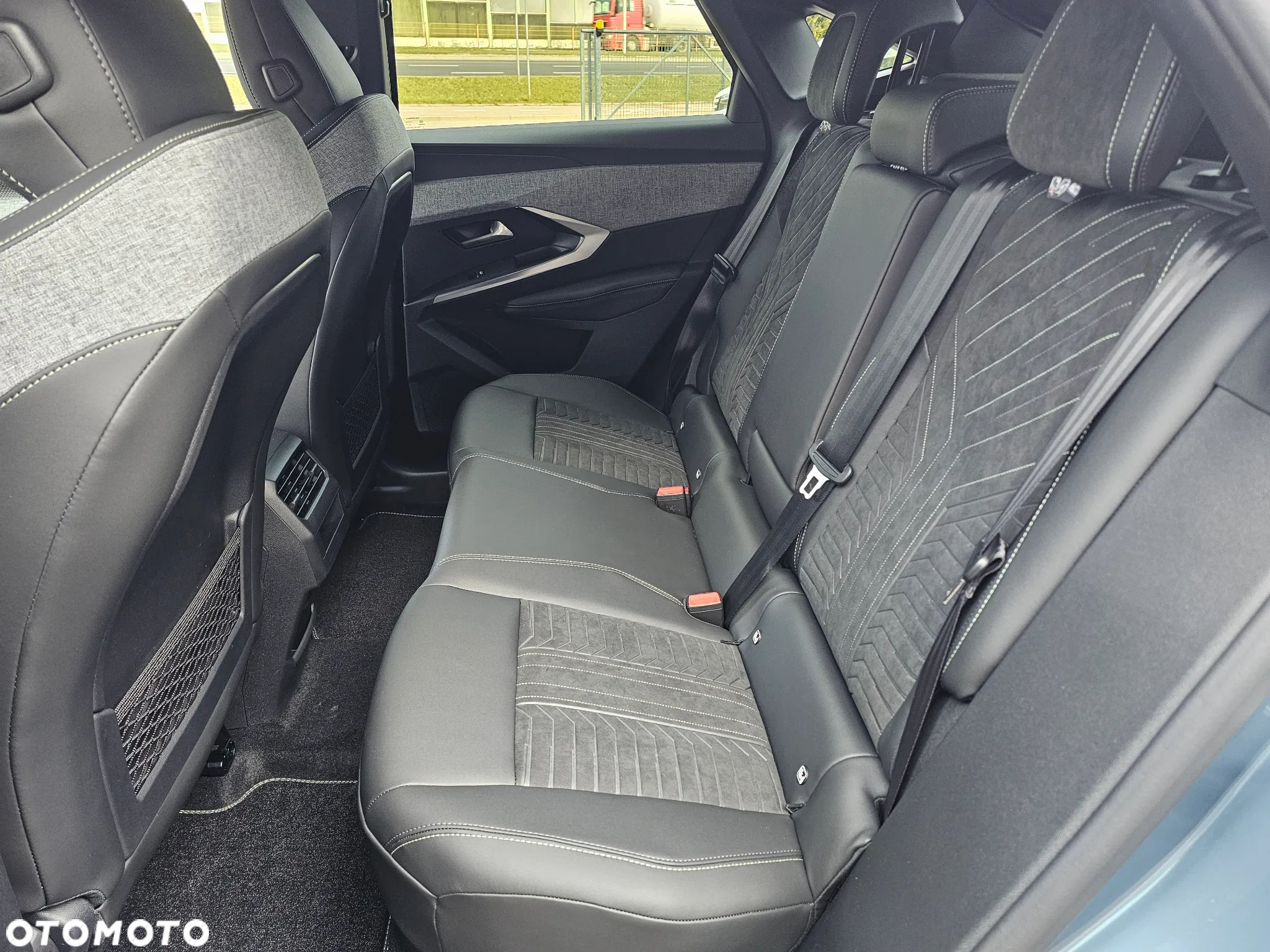 Peugeot 3008 1.2 PureTech mHEV GT e-DCS6 - 9