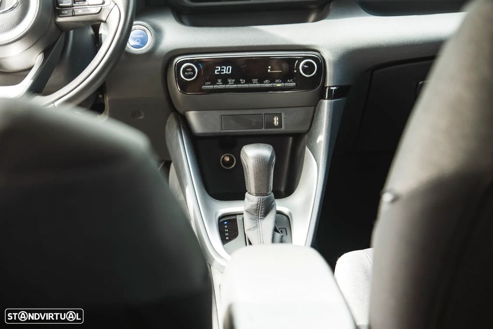 Toyota Yaris 1.5 HDF Comfort Plus - 17