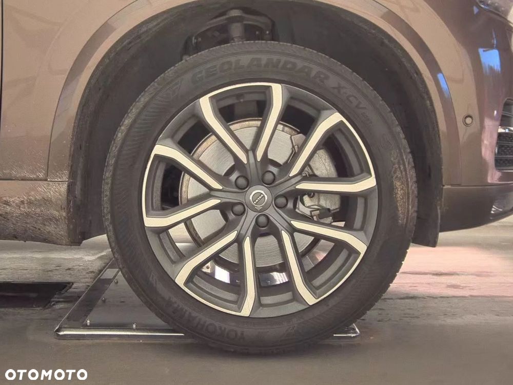 Volvo XC 90 T6 AWD Geartronic Momentum - 11