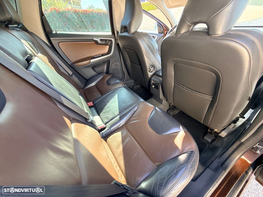 Volvo XC 60 2.0 D4 Summum Geartronic - 16
