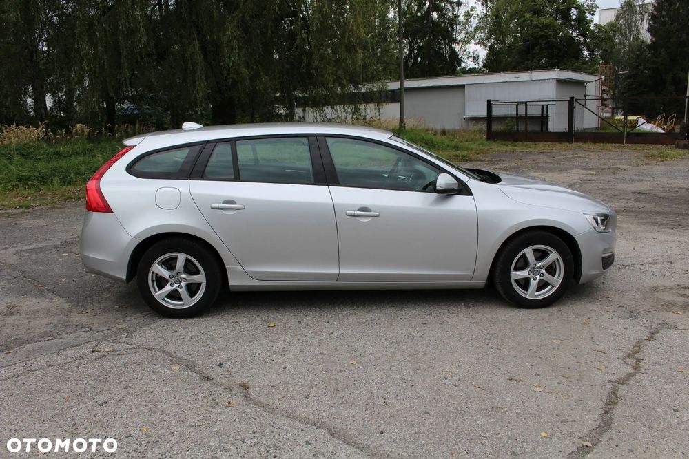 Volvo V60 D4 Kinetic - 8