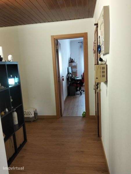 Excelente Apartamento T3 com Arrecadação – Localização Privilegiada - Grande imagem: 2/12