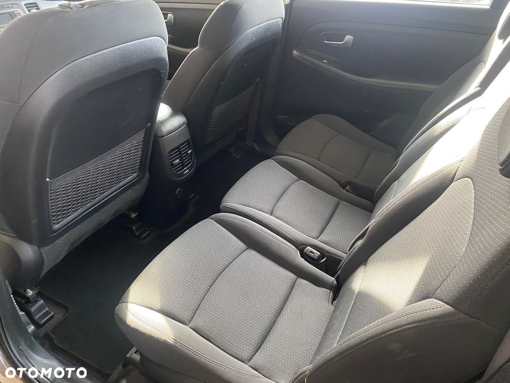 Kia Carens 1.7 CRDi M - 8