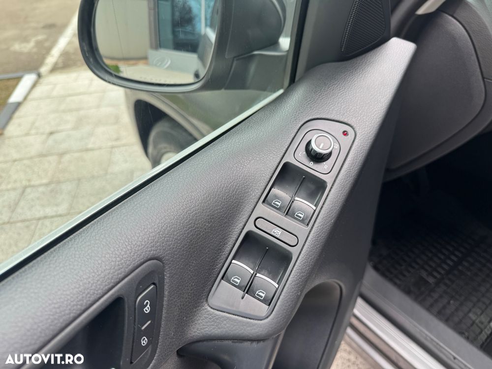 Volkswagen Tiguan 2.0 TDI DPF 4Motion BlueMotion Technology DSG Sport & Style - 9