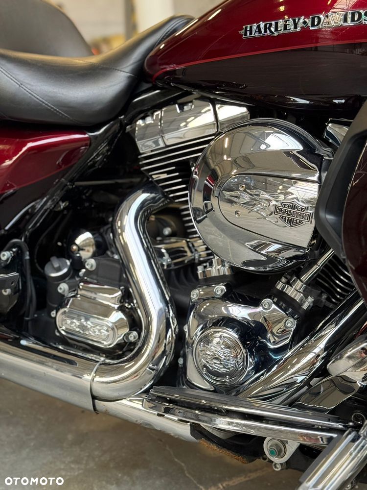 Harley-Davidson FLHTCU Ultra - 23