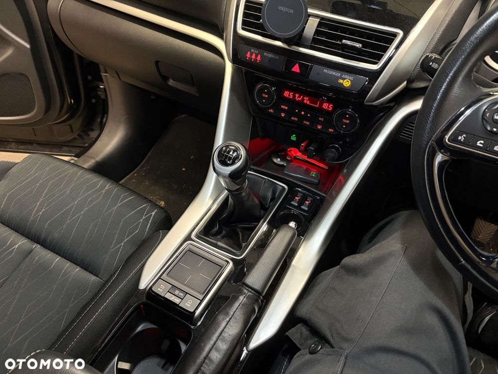 Mitsubishi Eclipse Cross - 17