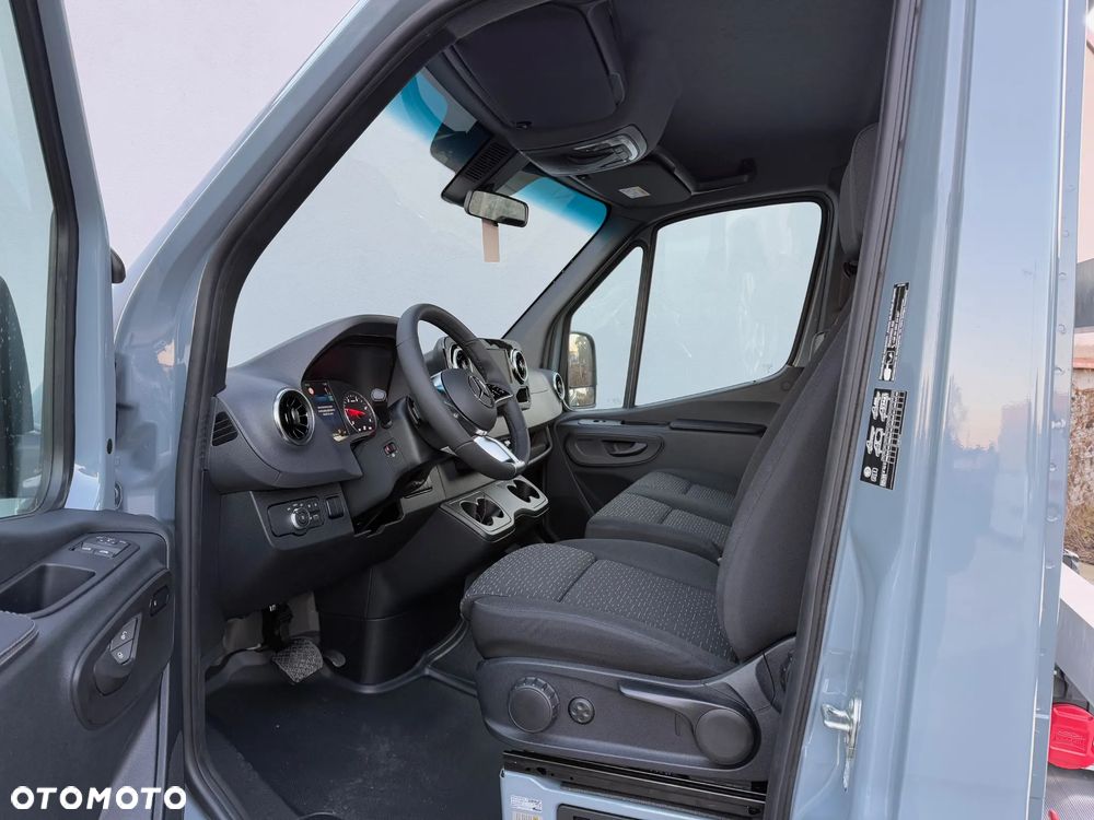 Mercedes-Benz Sprinter - 9