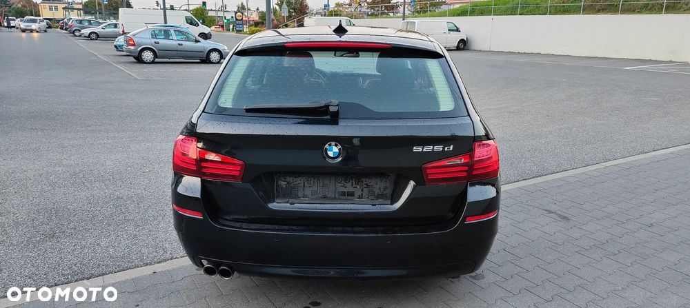 BMW Seria 5 525d Luxury Line - 8