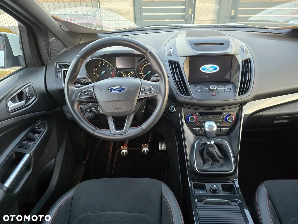 Ford Kuga 1.5 EcoBoost 2x4 ST-Line - 10