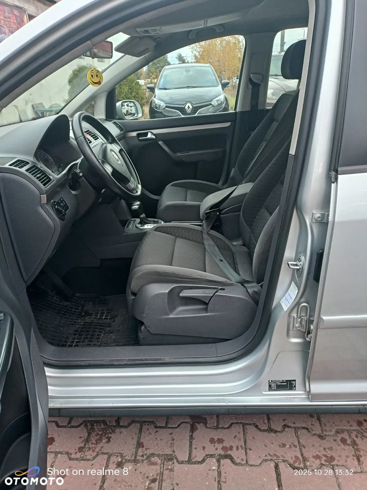 Volkswagen Touran 2.0 TDI Trendline DSG - 5