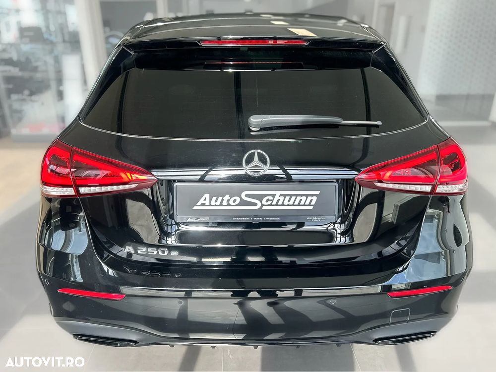 Mercedes-Benz A ver-250-e-8g--dct-amg-line - 8
