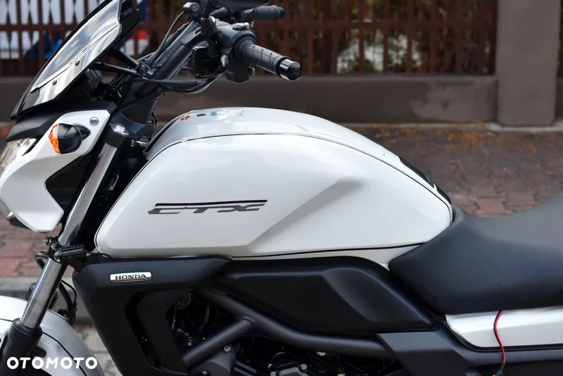 Honda CTX - 19