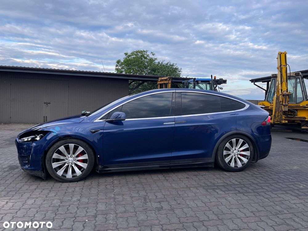 Tesla Model X Long Range - 31