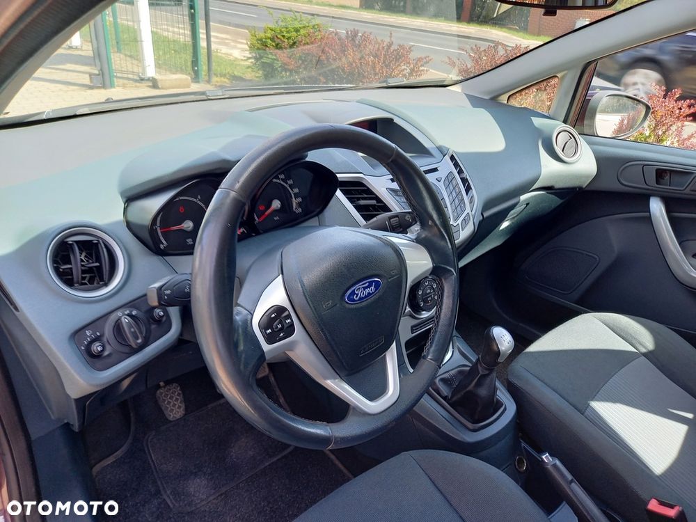 Ford Fiesta 1.6 TDCi DPF Trend - 15
