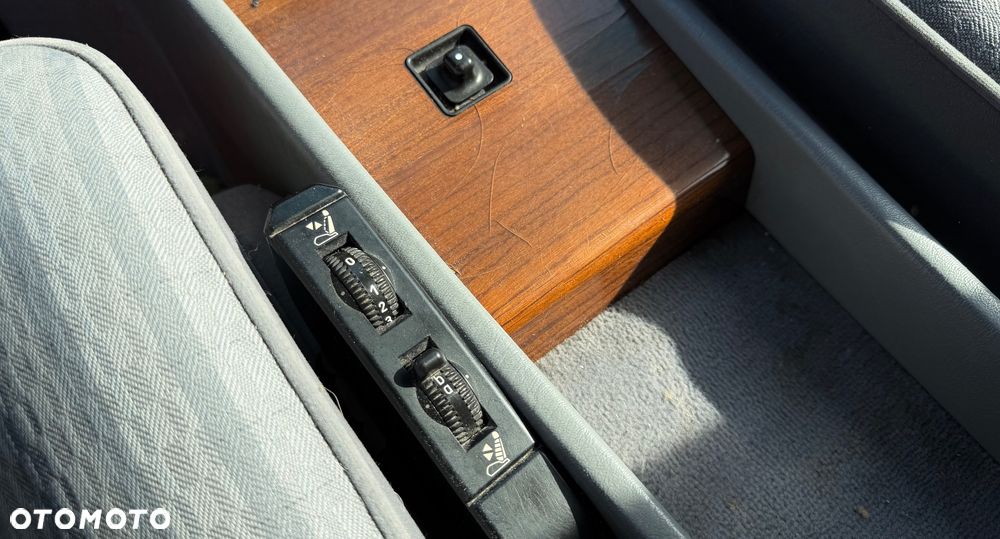 Mercedes-Benz W124 (1984-1993) - 30