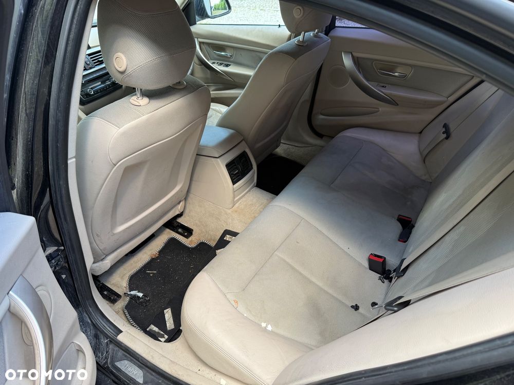 BMW Seria 3 320i - 16
