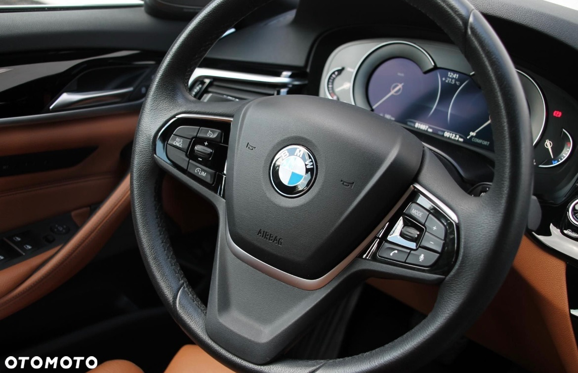 BMW Seria 5 520d Touring - 12