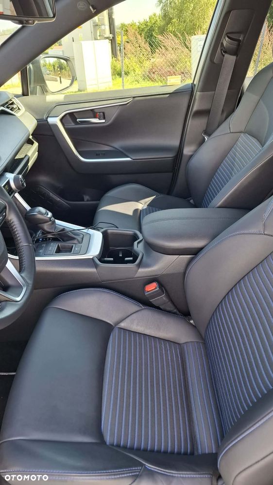 Toyota RAV4 - 9