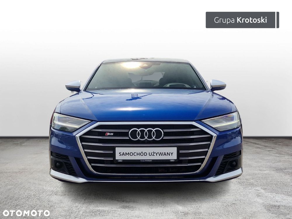 Audi S8 - 8