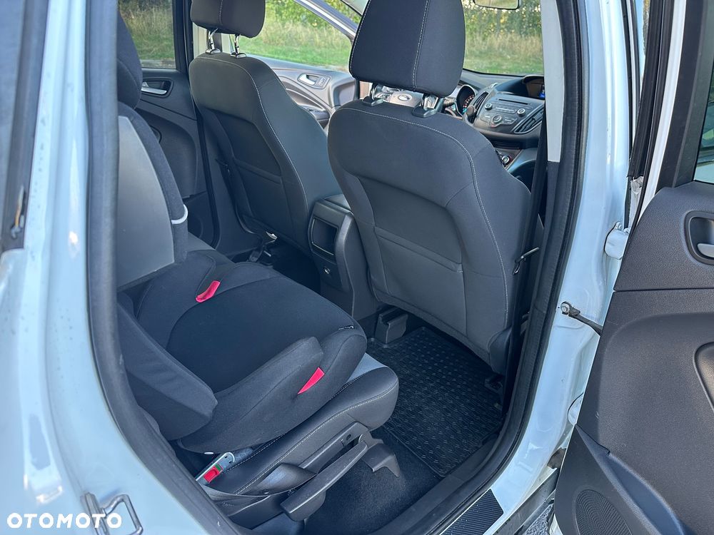 Ford Kuga - 11