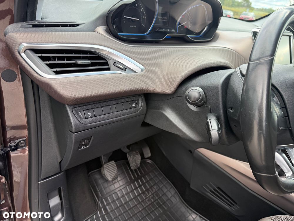 Peugeot 2008 1.6 VTi Style - 21