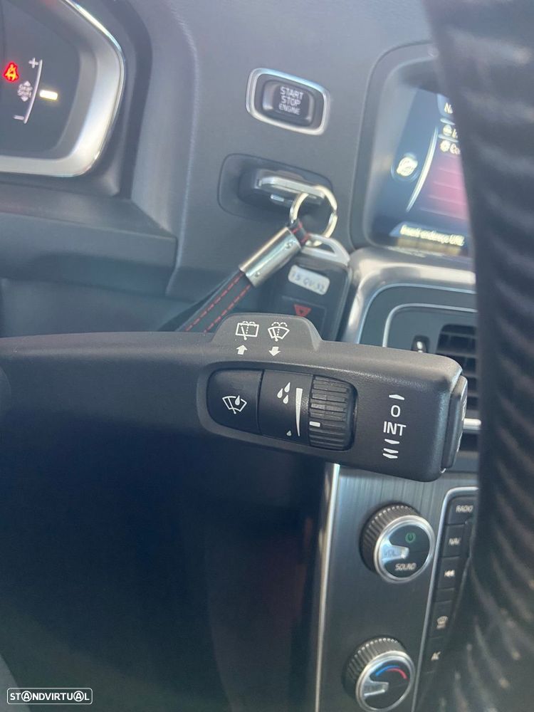 Volvo V60 Cross Country 2.0 D4 Pro - 18