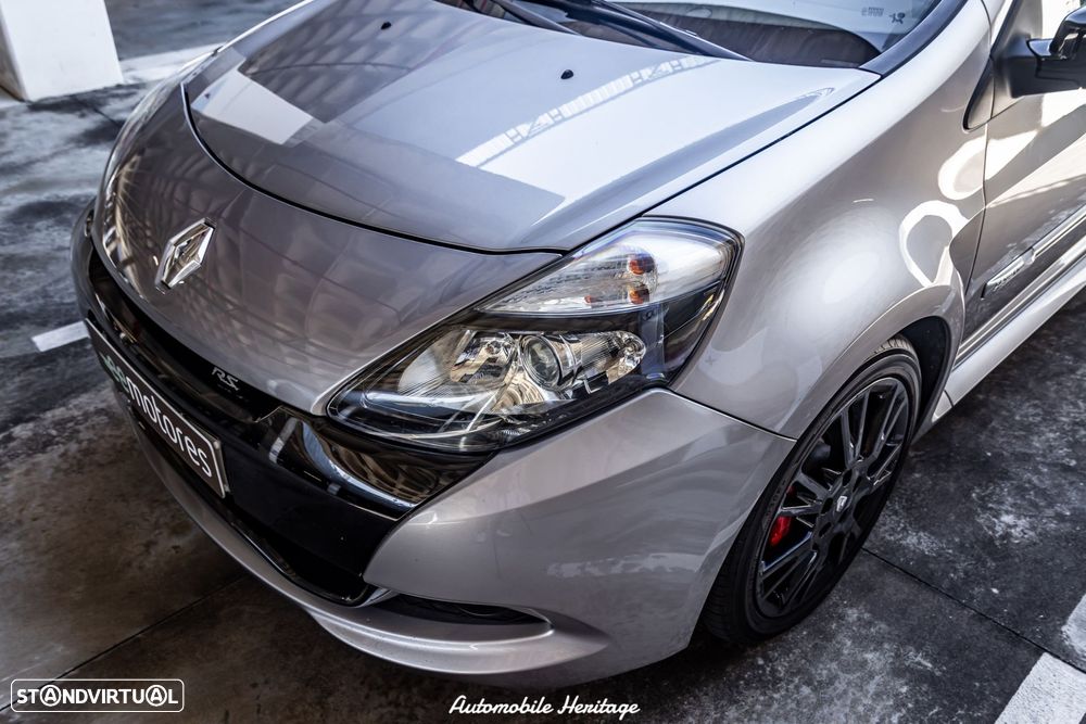 Renault Clio 2.0 16V RS - 8