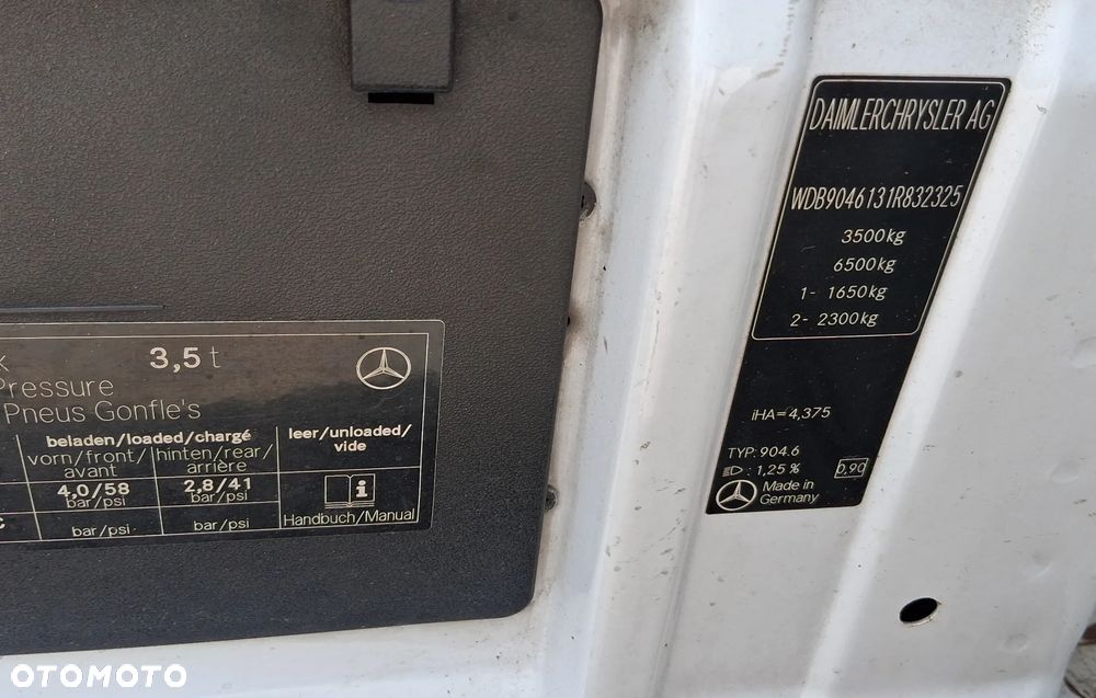 Mercedes-Benz Sprinter - 24