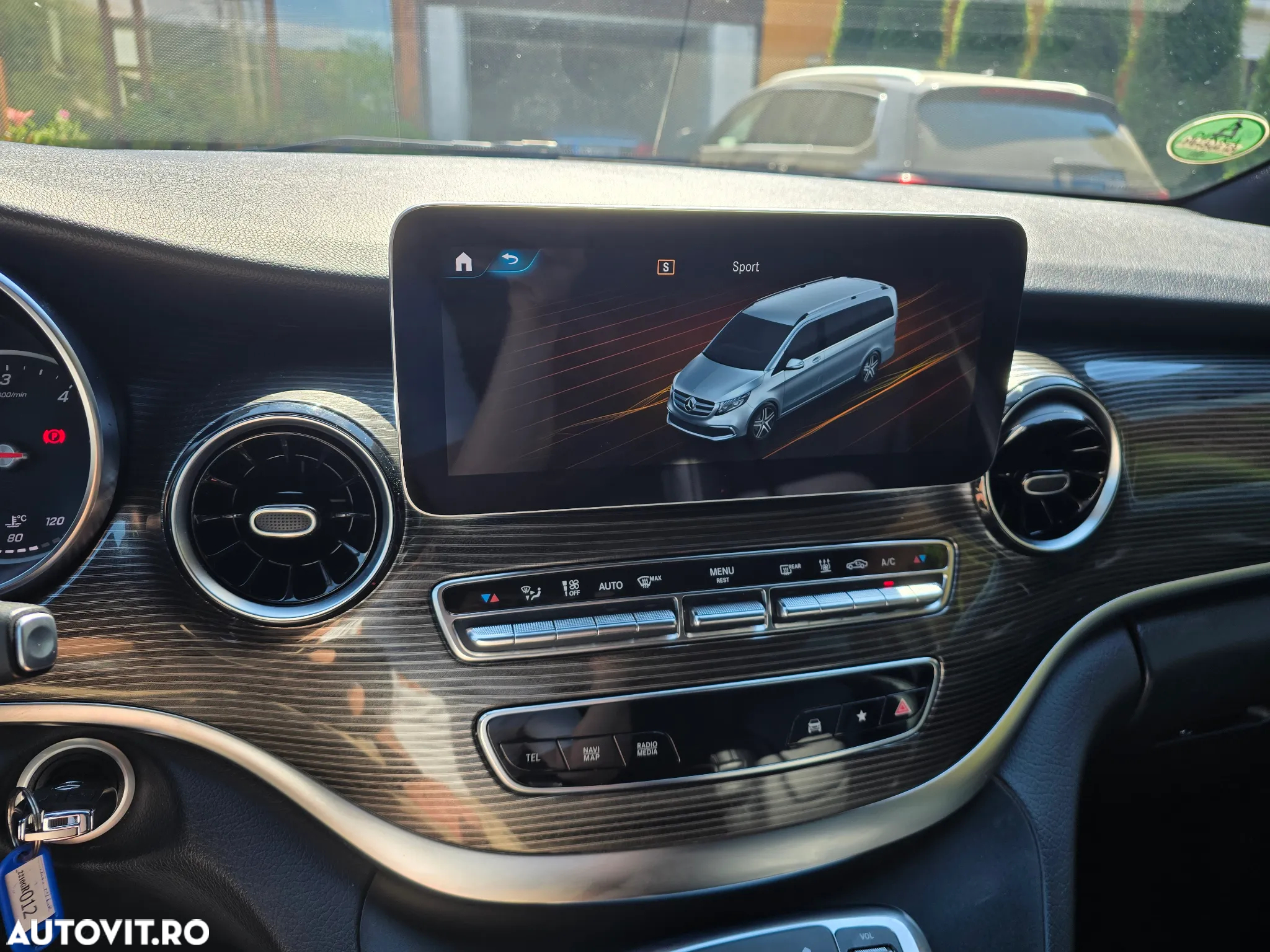 Mercedes-Benz V 300 d lang 4Matic 9G-TRONIC Avantgarde Edition 2020 - 19