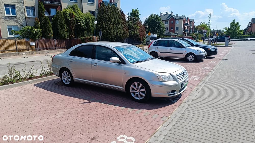 Toyota Avensis 1.8 VVT-i - 1