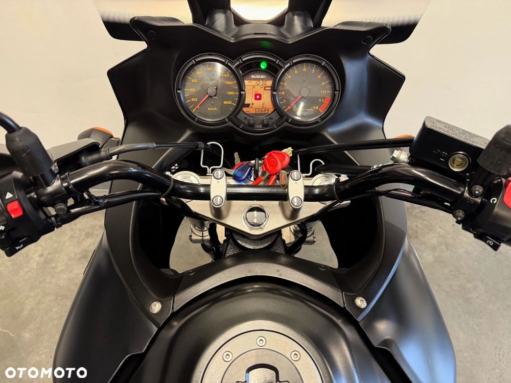 Suzuki V-STROM - 37