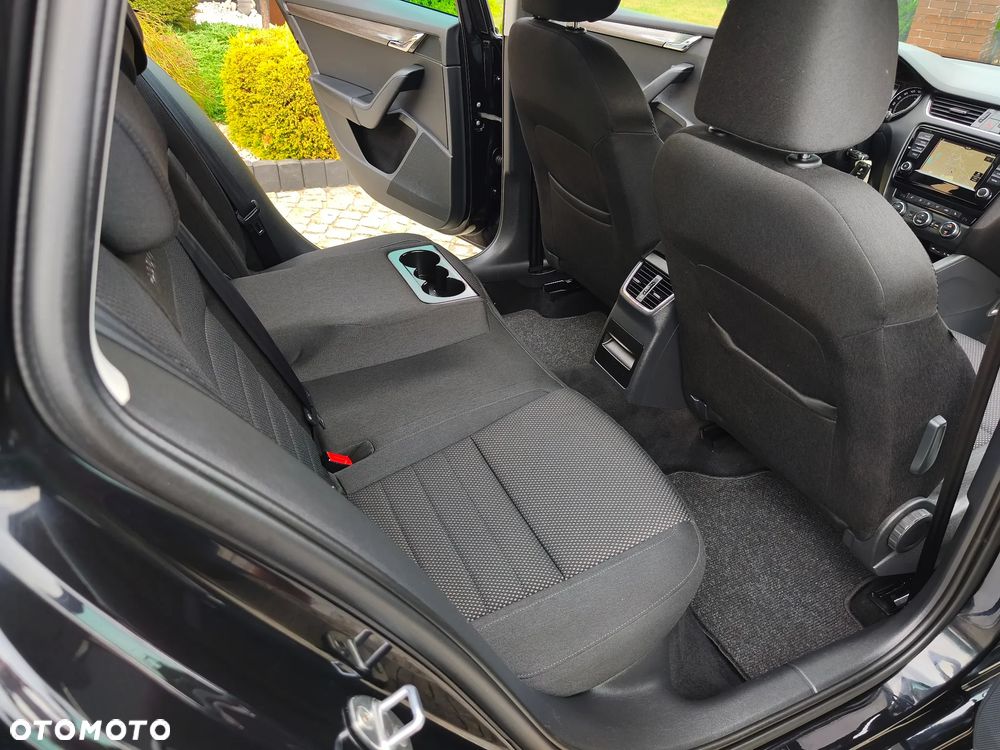 Skoda Octavia 2.0 TDI 4x4 DSG Scout - 37