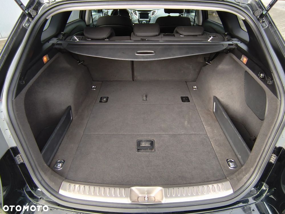 Hyundai i40 1.7 CRDi Comfort + - 37