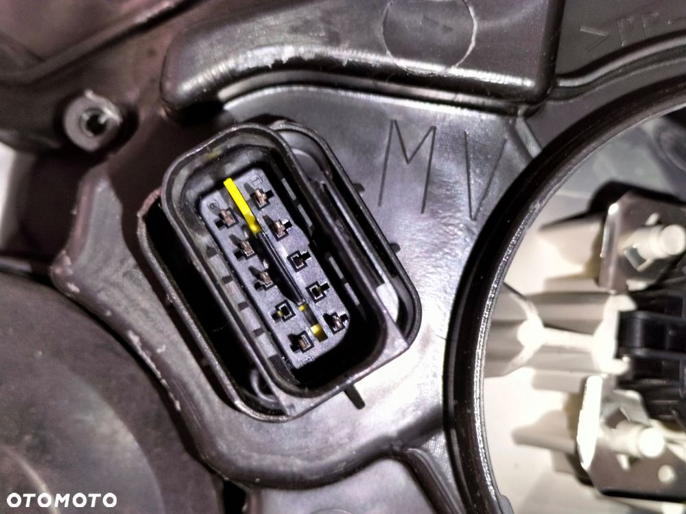 lampa przednia reflektor prawa peugeot 208 lift 15-19 - 7