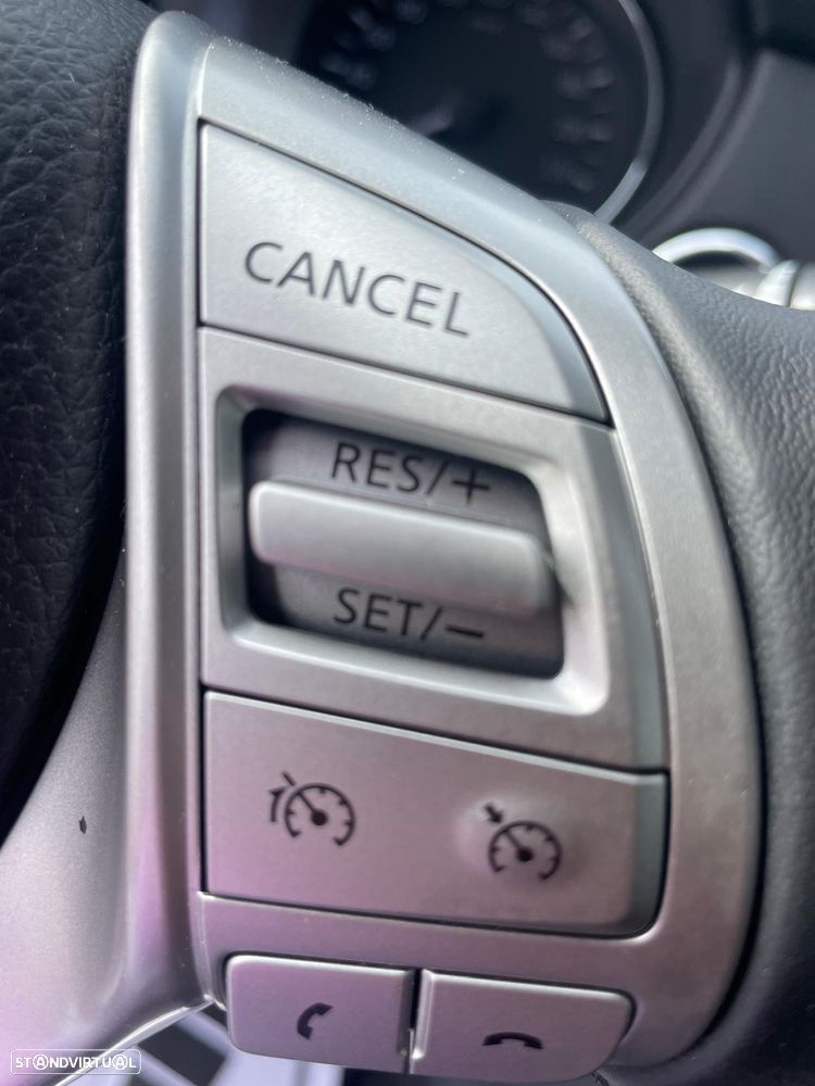 Nissan Qashqai 1.5 dCi N-Connecta 18 - 17