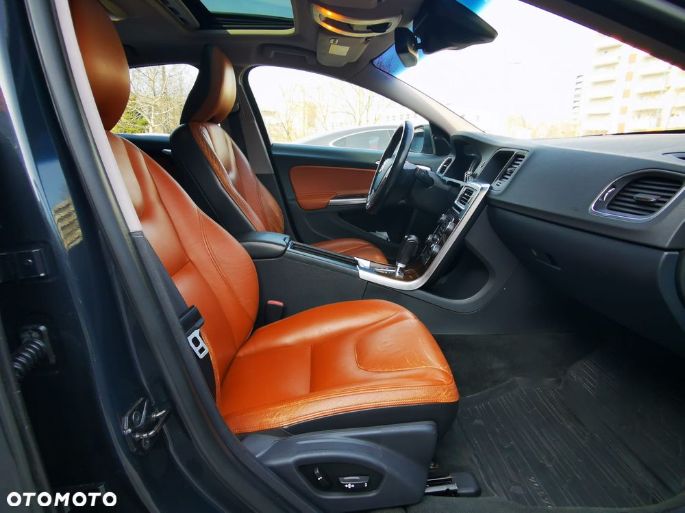 Volvo S60 T6 AWD Geartronic Summum - 5