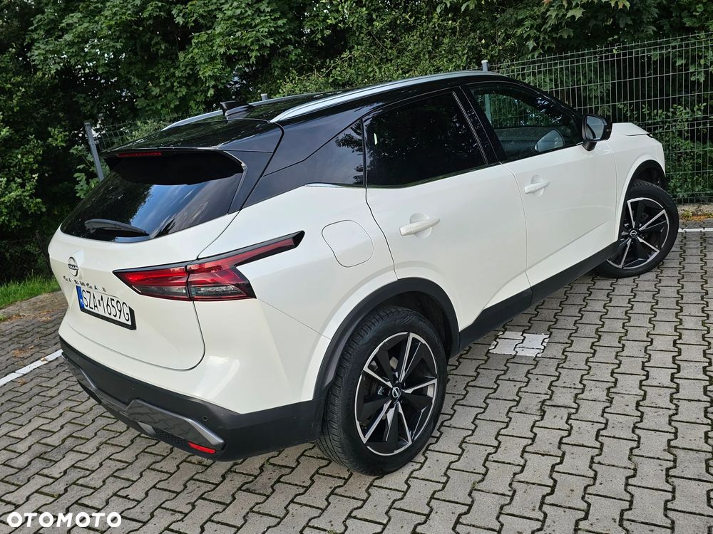 Nissan Qashqai 1.3 DIG-T 4x4 MHEV Xtronic Tekna - 4
