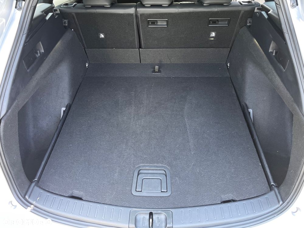Toyota Corolla 1.8 Hybrid Executive - 32