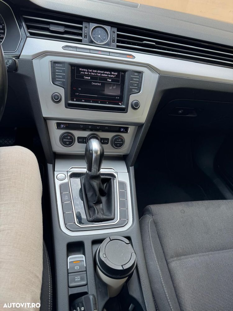 Volkswagen Passat - 12