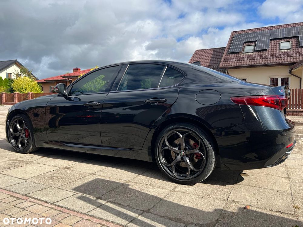 Alfa Romeo Giulia 2.0 Turbo 16V AT8-Q4 Veloce - 17