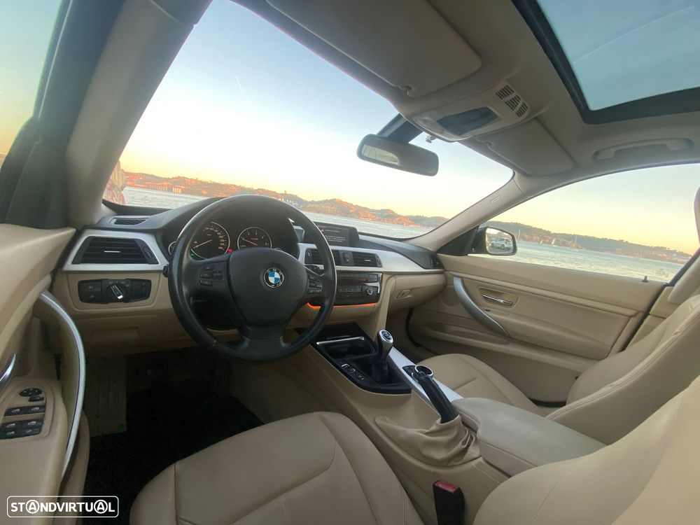 BMW 318 d Sport Line - 26