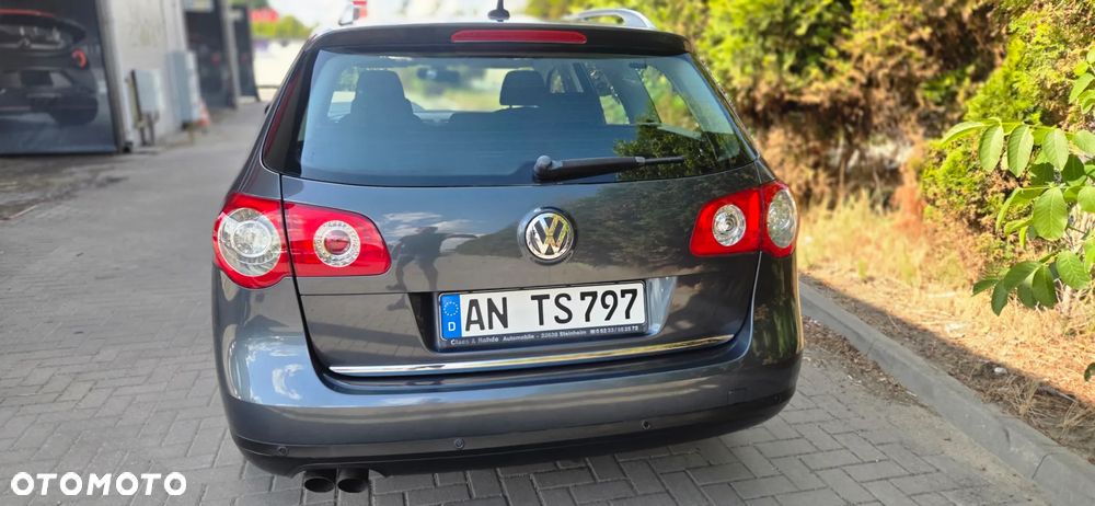Volkswagen Passat 2.0 TDI Highline - 12