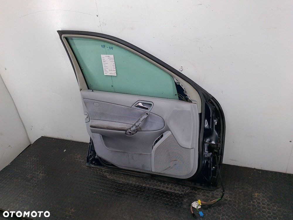 DRZWI PRZÓD LEWY  MERCEDES-BENZ KLASA C W203 904 - 8