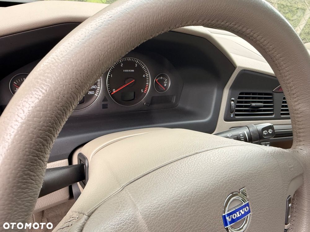 Volvo V70 D Summum - 16