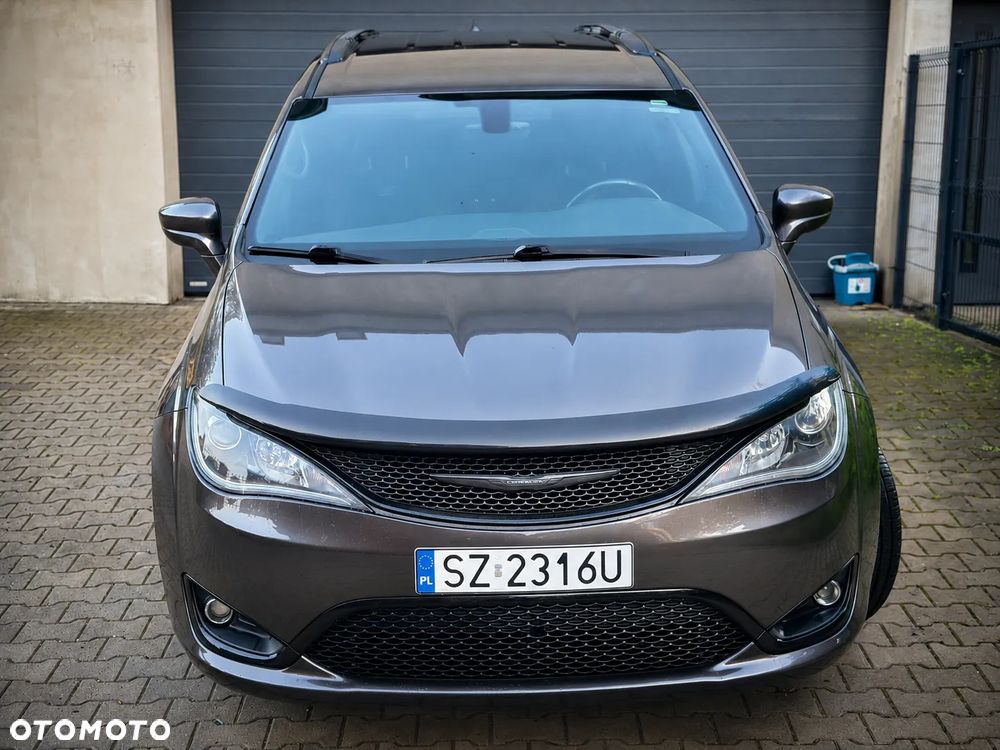 Chrysler Pacifica - 13