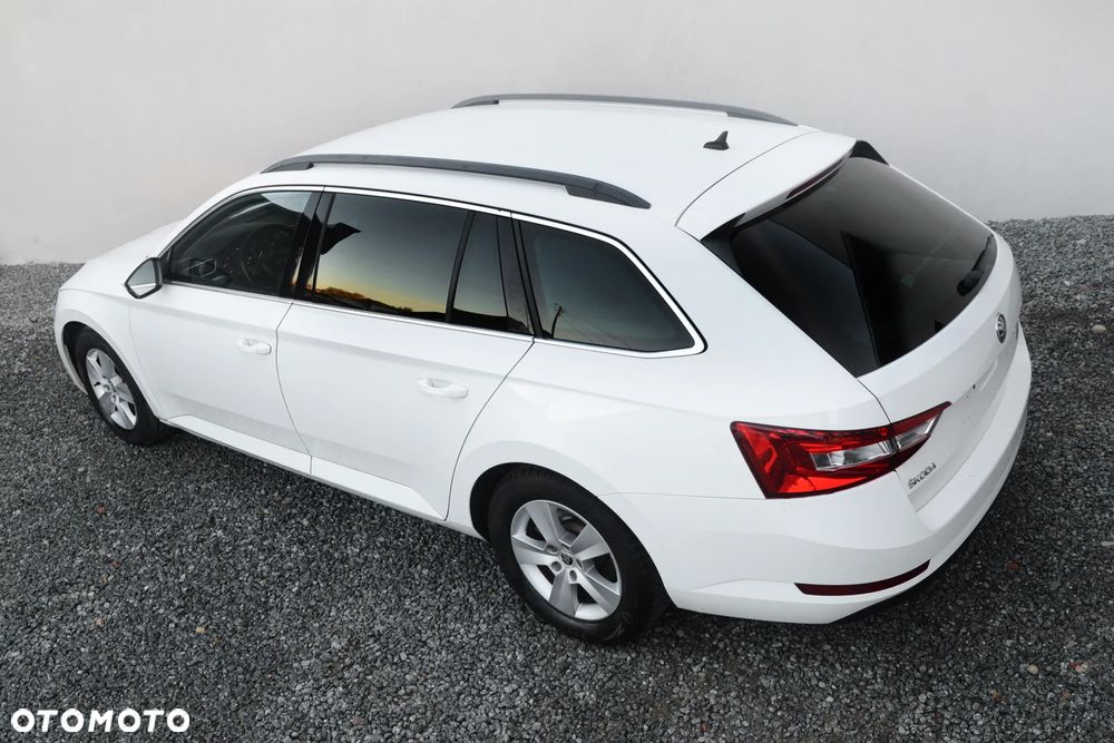 Skoda Superb 2.0 TDI Sportline - 19